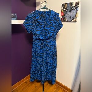7 for $30 White House Black Market Short Sleeve Dress